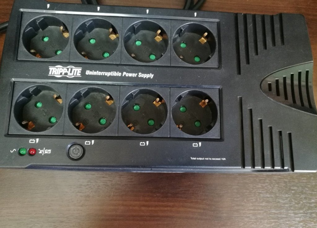 Продам UPS в Севастополе, Источник бесперебойного питания Tripp Lite AVRX750UD под