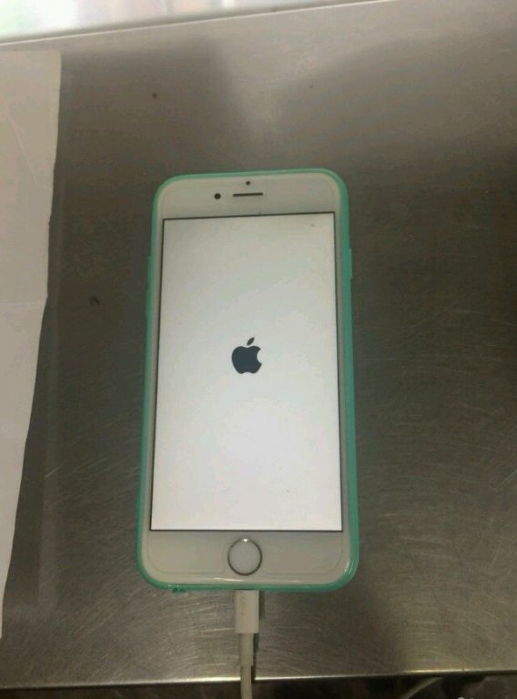 Продам смартфон Apple, iOS, классический в Краснодаре, iPhone 6, IPHONE В отличном