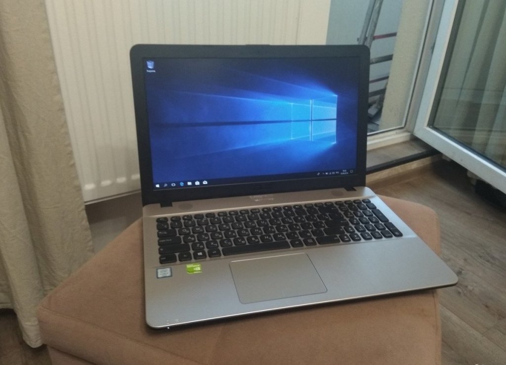 Продам ноутбук Intel Core i7, ОЗУ 4 Гб, 10.0 в Санкт-Петербурге