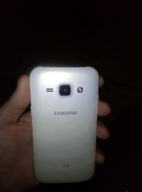 Продам смартфон Samsung, классический в Астрахани, телефон j1 2015, Состояние телефона