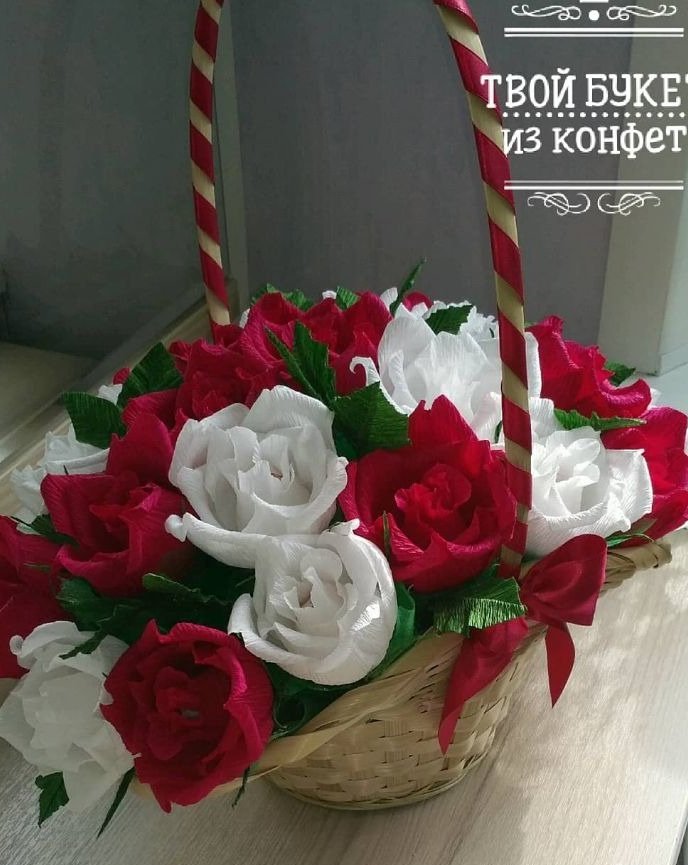 Продам десерты в Новосибирске, Букет из конфет, 19 пышных роз с конфетами Рафаэлло