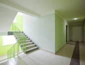 В Новосибирске, Качественный ремонт подъездов в : Замена испорченных стекол и оконных