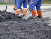 В городе Москва, Ямочный ремонт асфальтового покрытия, укладка тротуарной и декоративной