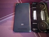 Продам смартфон Xiaomi, ОЗУ 2 Гб, классический в Комсомольске-на-Амуре