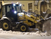 Услуги в городе Москва, Вывоз снега с дворовой территории Санкт-Петербург, Уборка